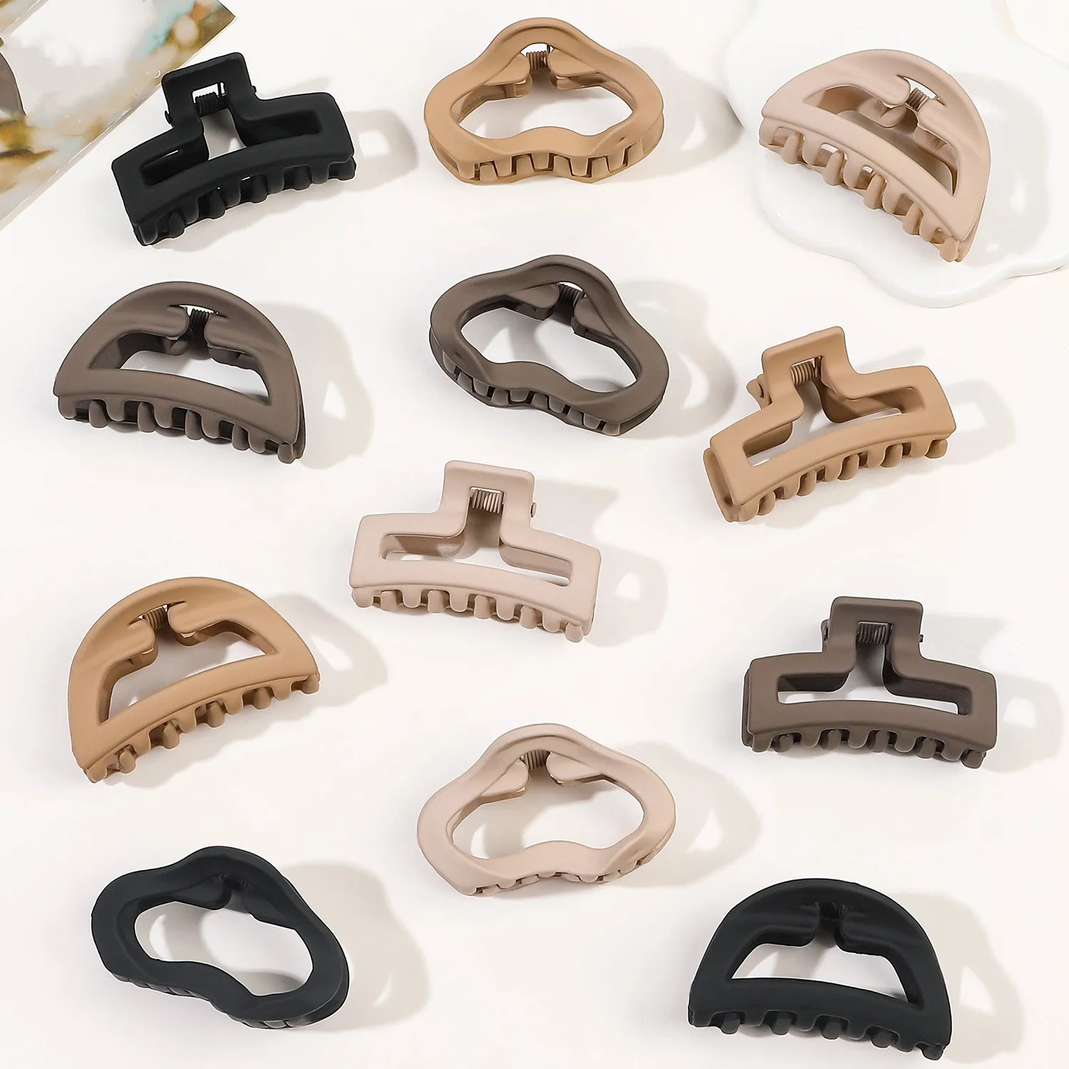Women Accessories In Wholesale - 2024 New Fashion Small Frosted Geometry